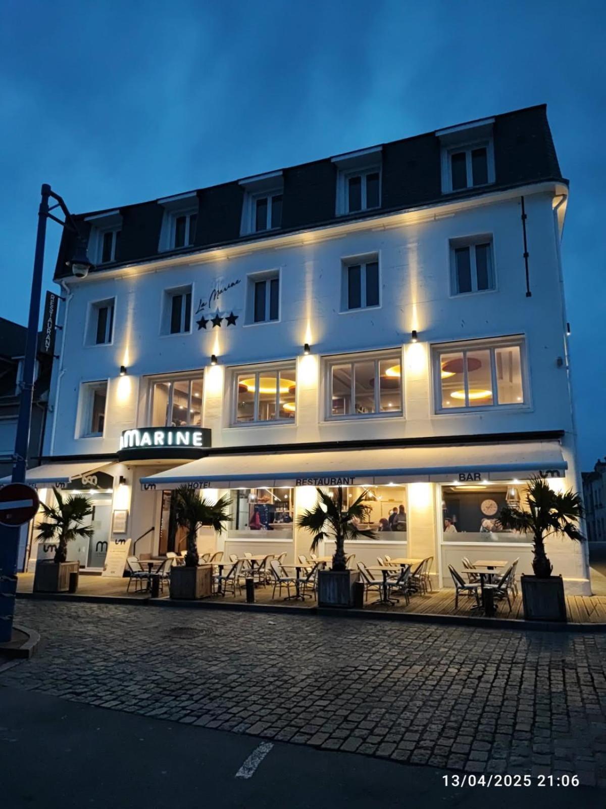 Le Grand Hotel De La Marine "Face A La Mer" Port-en-Bessin-Huppain Esterno foto